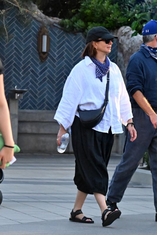 MAYA RUDOLPH and Paul Thomas Anderson Out at Disneyland 08/01/2024