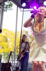 MCKENNA GRACE Performs at 2024 Lollapalooza Festival in Chicago 08/02/2024