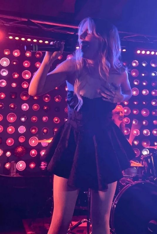 MCKENNA GRACE Performs at a Concert in New York 08/06/2024