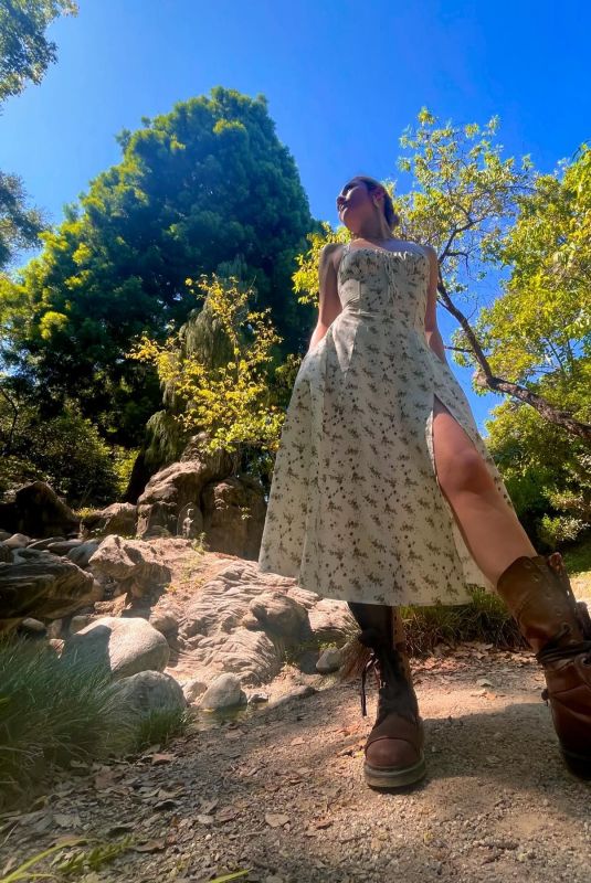 NICOLE MAINES - Instagram Photo 08/11/2024