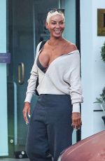 NICOLE MURPHY Out for Lunch with a Friend at Sugarfish in Los Angeles 08/01/2024