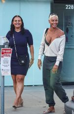 NICOLE MURPHY Out for Lunch with a Friend at Sugarfish in Los Angeles 08/01/2024