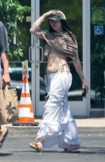NOAH CYRUS and Pinkus Shopping at Erewhon Market in Los Angeles 08/05/2024
