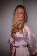 OLIVIA PONTON for VS Pink Fall 2024