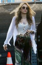 PARIS JACKSON Returns Some Clothes at Dior Store on Rodeo Drive in Beverly Hills 08/01/2024
