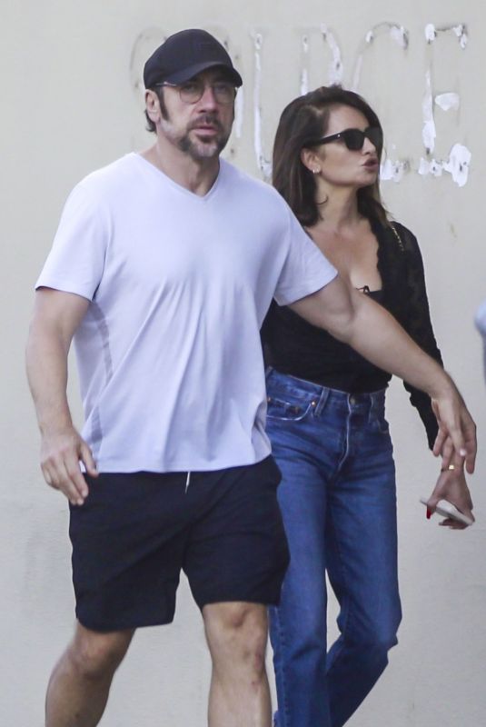 PENELOPE CRUZ and Javier Bardem at Shake Shack in Beverly Hills 08/01/2024