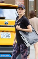 POM KLEMENTIEFF Shopping at Lululemon Store in New York 08/19/2024