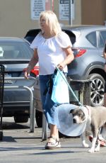 Pregnant LALA KENT Out with Family to Pick up Her Dog from Vet in Los Angeles 08/15/2024