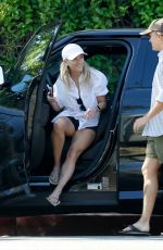 REESE WITHERSPOON Out and About in Los Angeles 08/18/2024