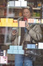 RENEE ZELLWEGER Filming Scenes for Bridget Jones in Hampstead 08/07/2024