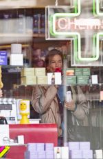 RENEE ZELLWEGER Filming Scenes for Bridget Jones in Hampstead 08/07/2024