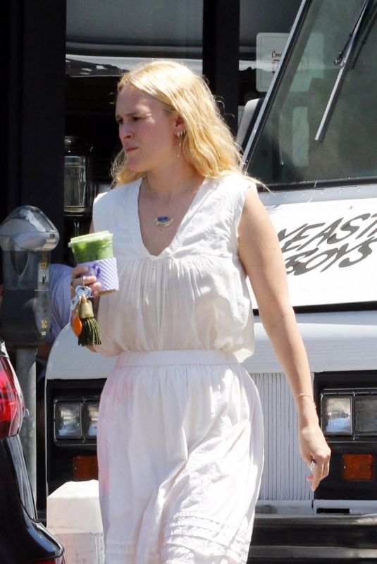 RUMER WILLIS Getting a Drink from Alfred Coffee in Los Angeles 08/03/2024