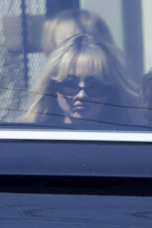 SABRINA CARPENTER Out for Lunch at All Time in Los Feliz 08/25/2024