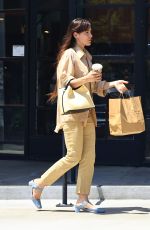 SCOUT WILLIS Picks up Food To-go in Los Angeles 08/07/2024