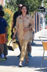 SCOUT WILLIS Picks up Food To-go in Los Angeles 08/07/2024