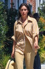 SCOUT WILLIS Picks up Food To-go in Los Angeles 08/07/2024