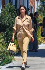 SCOUT WILLIS Picks up Food To-go in Los Angeles 08/07/2024