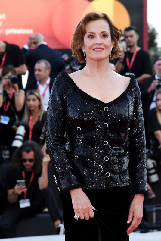 SIGOURNEY WEAVER at Beetlejuice Beetlejuice Opening Premiere at 81st Venice International Film Festival 08/28/2024