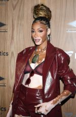 WINNIE HARLOW at Fanatics Fest NYC 2024 at Javits Center in New York 08/17/2024