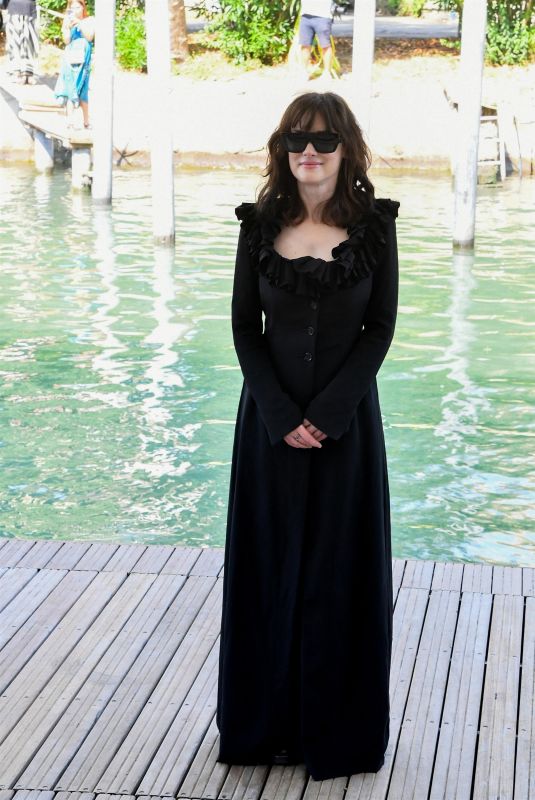WINONA RYDER Arrives at Beetlejuice Beetlejuice Photocall at 81st Venice International Film Festival 08/28/2024