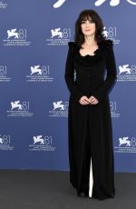 WINONA RYDER at Beetlejuice Beetlejuice Photocall at 81st Venice International Film Festival 08/28/2024