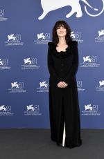 WINONA RYDER at Beetlejuice Beetlejuice Photocall at 81st Venice International Film Festival 08/28/2024