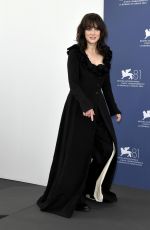 WINONA RYDER at Beetlejuice Beetlejuice Photocall at 81st Venice International Film Festival 08/28/2024