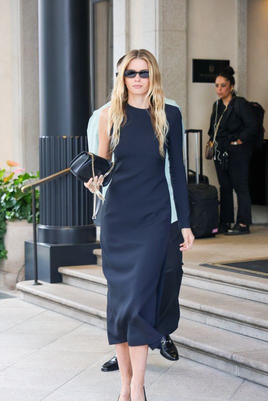 ABBEY LEE KERSHAW Leaves Her Hotel at Milan Fashion Week 09/20/2024