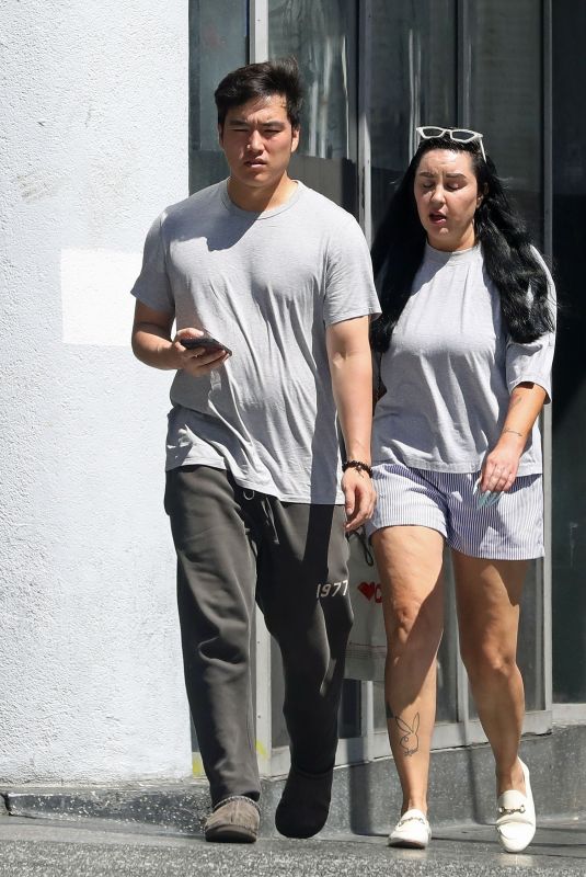 AMANDA BYNES Out with a Friend on Hollywood Blvd in Los Angeles 09/05/2024