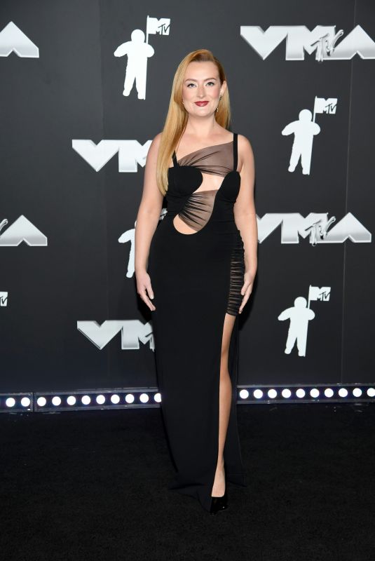 AMELIA DIMOLDENBERG at 2024 MTV Video Music Awards in New York 09/11/2024