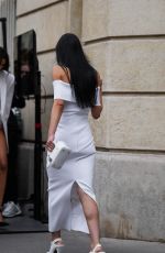 AMELIA HAMLIN Heading to Stella McCartney Fashion Show at Paris Fashion Week 09/30/2024
