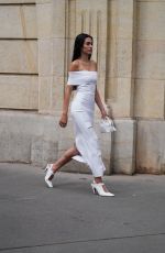 AMELIA HAMLIN Heading to Stella McCartney Fashion Show at Paris Fashion Week 09/30/2024