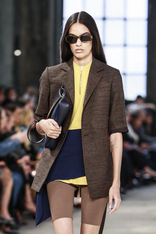 AMELIA HAMLIN Walks Runway of Tod