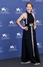 AMY RYAN at Wolfs Photocall at 81st Venice International Film Festival 09/01/2024