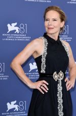 AMY RYAN at Wolfs Photocall at 81st Venice International Film Festival 09/01/2024