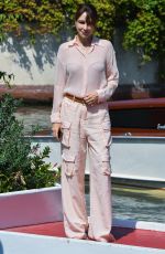 ANITA CAPRIOLI Arrives at Hotel Excelsior in Venice 09/01/2024