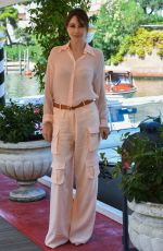ANITA CAPRIOLI Arrives at Hotel Excelsior in Venice 09/01/2024
