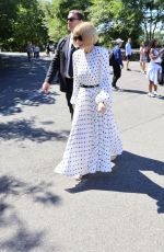 ANNA WINTOUR Arrives at Off-White Show at New York Fashion Week 09/08/2024