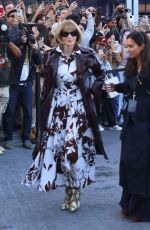 ANNA WINTOUR Arrives at Tommy Hilfiger Fsahion Show in New York 09/08/2024