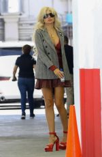 BLONDIE BENNETT Leaves a Dentist in Beverly Hills 09/12/2024