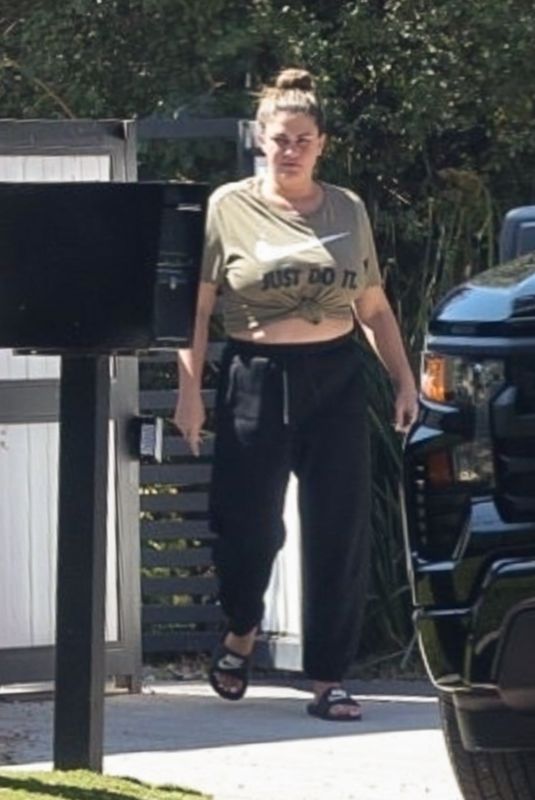 BRITTANY CATWRIGHT at Leaves Her Former Los Angeles Home 09/23/2024