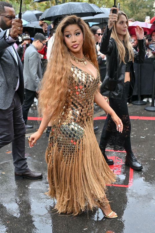 CARDI B Arrives at Rabanne Show at Paris Fashion Week 09/25/2024