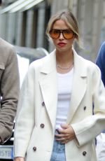 CAROLINA DIAS and Kaka Out for Lunch in Milan 09/18/2024