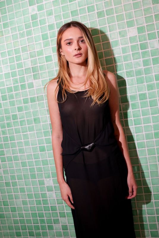 CHARLOTTE LAWRENCE at Tory Burch Spring/summer 2025 Fashion Show at New York Fashion Week 09/09/2024