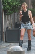 CHIARA FERRAGNI in Denim Shorts Out on Via della Spiga in Milan 09/03/2024