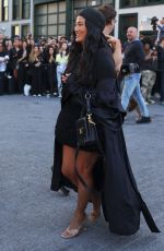CHLOE FLOWER Arrives at Tommy Hilfiger Fsahion Show in New York 09/08/2024