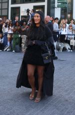 CHLOE FLOWER Arrives at Tommy Hilfiger Fsahion Show in New York 09/08/2024