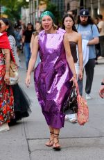 CHLOE KING Arrives at Colina Strada Fashion Show at NYFW in New York 09/06/2024