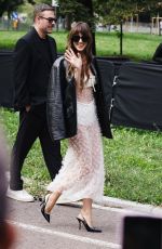 DAKOTA JOHNSON Arrives at Gucci Show at Milan Fashion Week 09/20/2024
