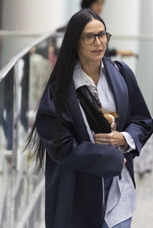 DEMI MOORE Arrives in Toronto 09/04/2024
